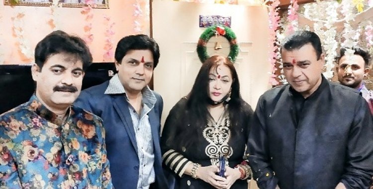 Businessman Sanjay Shravan organized a grand party on the birthday of Film and TV actor Neeraj Bharadwaj